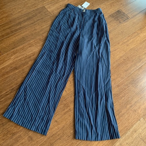 WeWoreWhat Blue Pinstripe Pleated Wide Leg Trousers - Picture 4 of 5